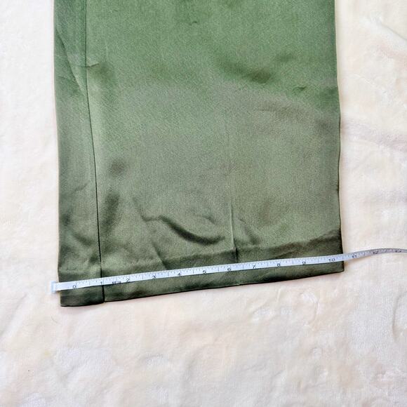 Aritzia Babaton Outgoing Satin Cargo Pants Relaxed Olive Green Women’s 8 Utility - Picture 10 of 16